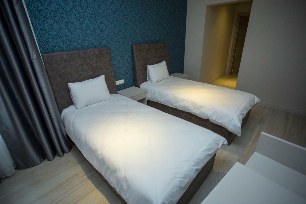 Downtown Hotel Batoemi Buitenkant foto