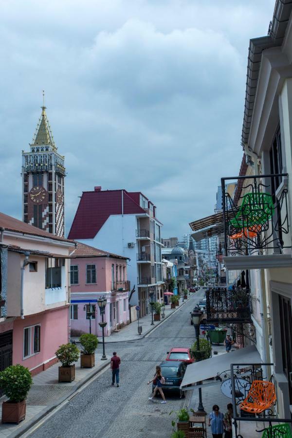 Downtown Hotel Batoemi Buitenkant foto