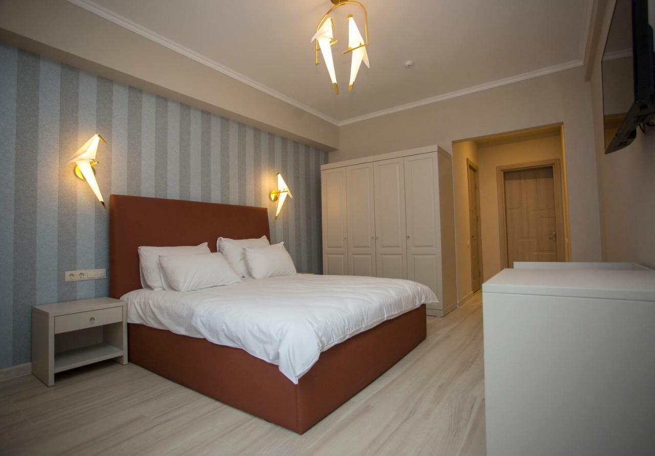 Downtown Hotel Batoemi Buitenkant foto