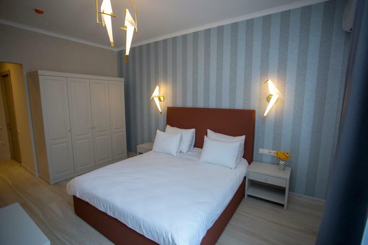 Downtown Hotel Batoemi Buitenkant foto