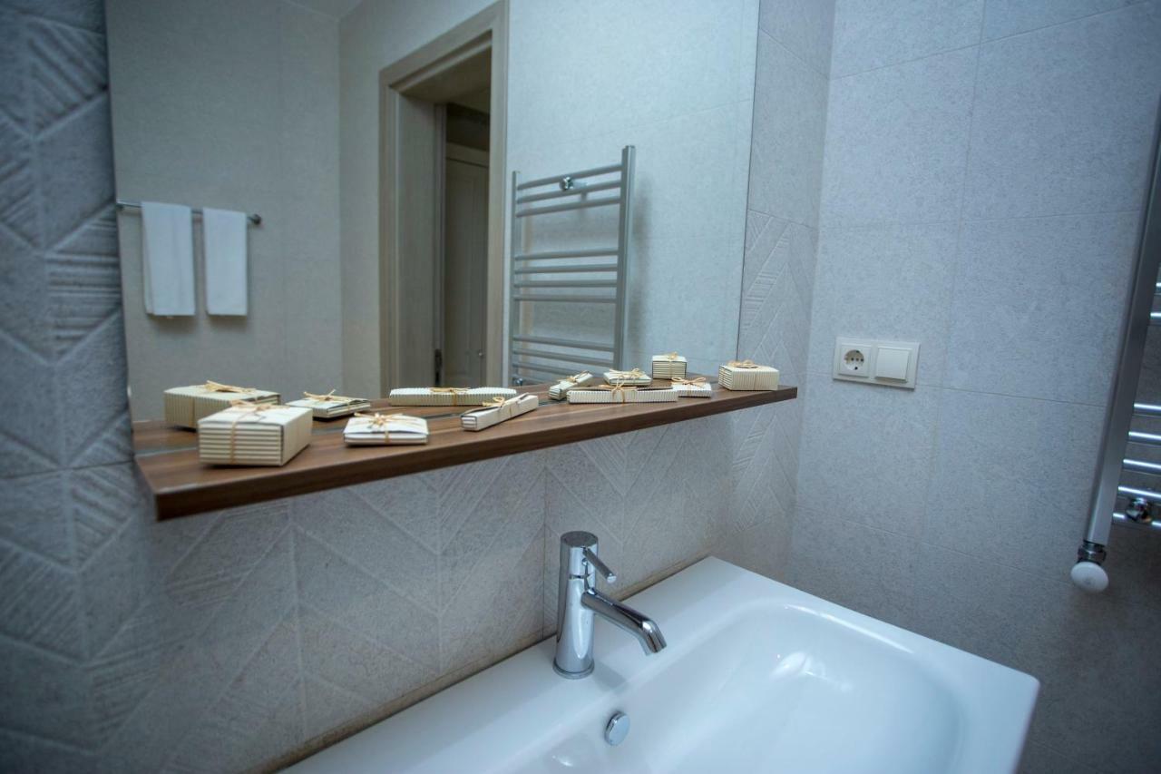 Downtown Hotel Batoemi Buitenkant foto
